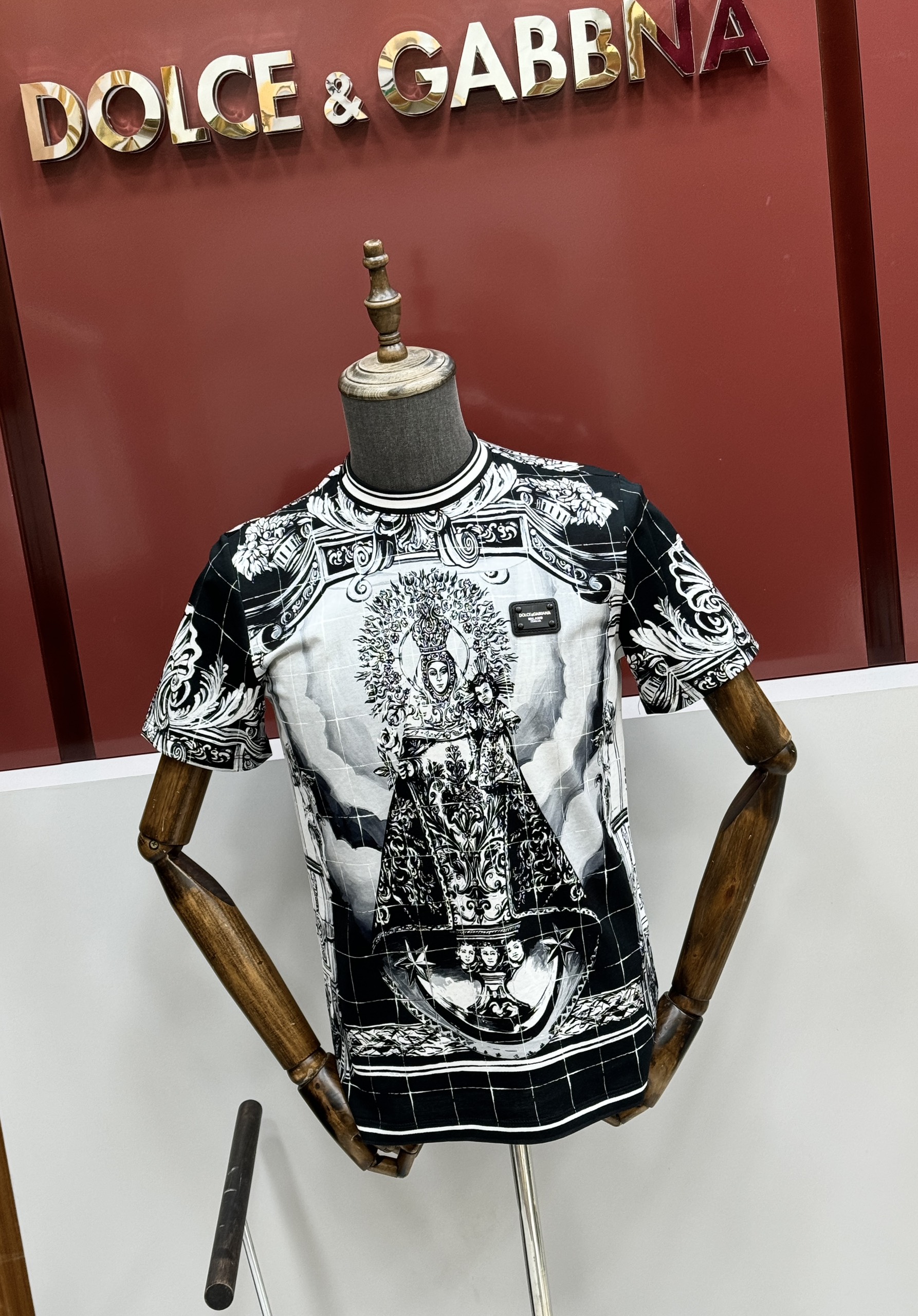 Áo phông T-shirt Dolce Gabbana DG họa tiết tượng nữ thần Like Auth on web CD